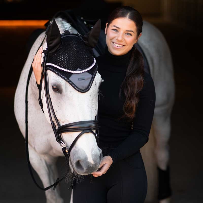 Equestrian Stockholm hut "Winter shadow"