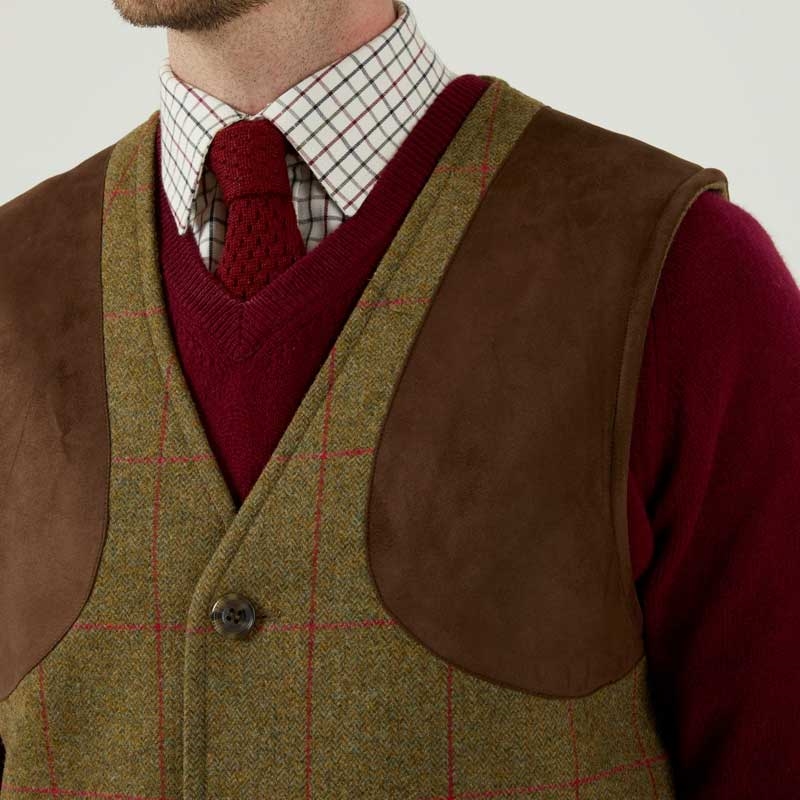 Tæt på detaljer af Alan Paine Combrook mens waistcoat