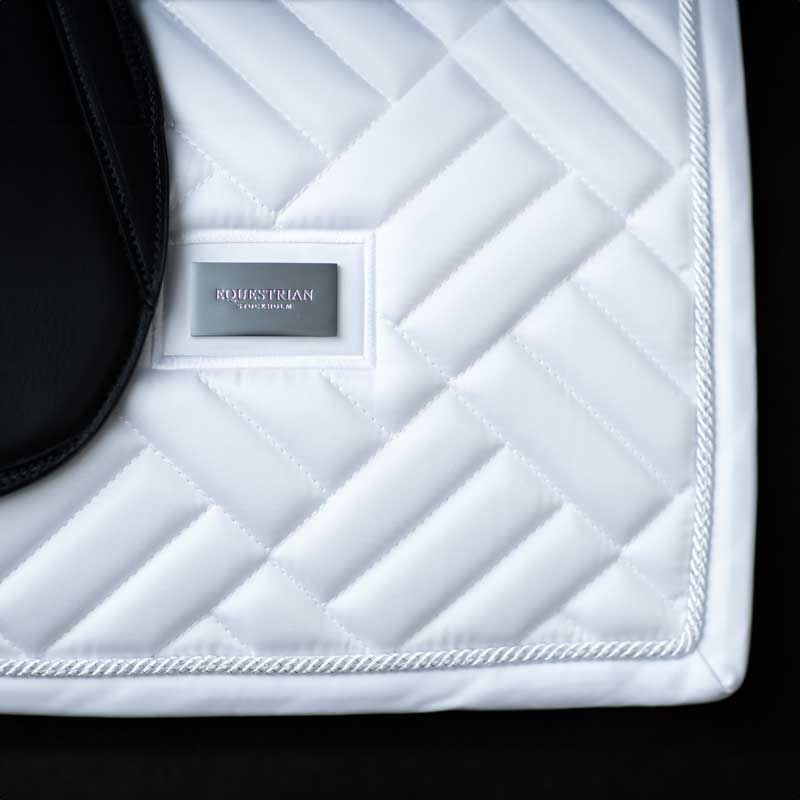 Equestrian Stockholm underlag "Modern White Perfection Silver"