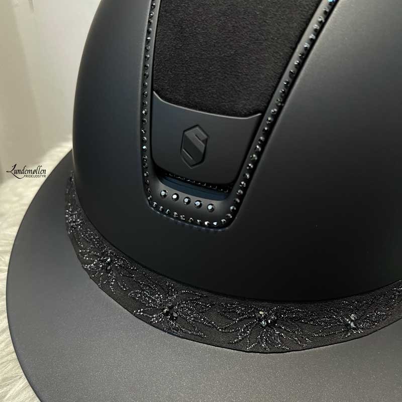 Samshield Miss Shield Shadowmatt 2.0 - sort/matt black m. Spring Flower frontbånd + 300 Swarovski